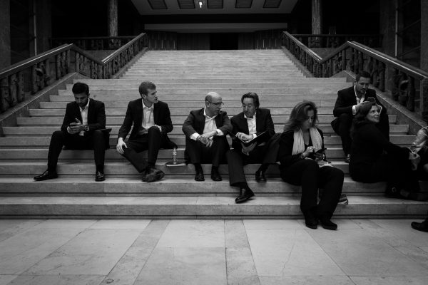 Waiting before stage